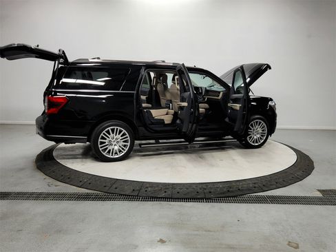 Used 2023 Ford Expedition Max Limited image 15
