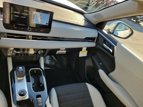 New 2026 Mitsubishi Outlander SE image 18