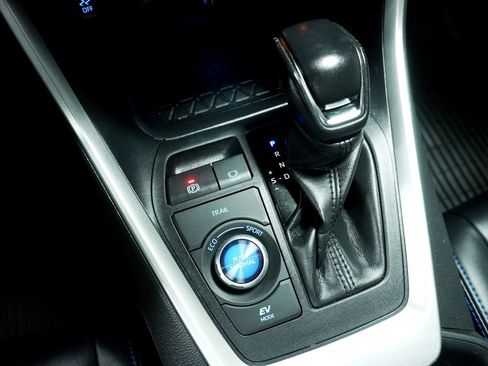 Used 2019 Toyota RAV4 XSE w/ Carpet Mat Package AWD/4WD image 20