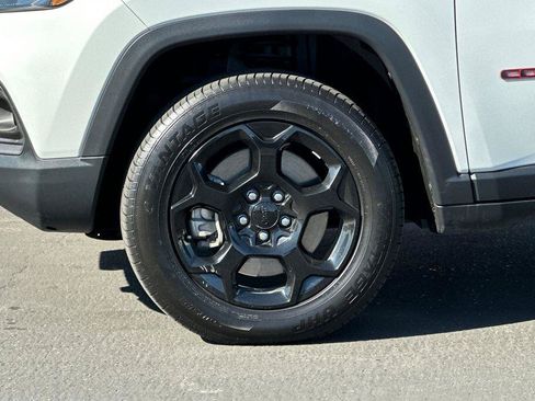 Used 2024 Jeep Compass Trailhawk AWD/4WD image 25