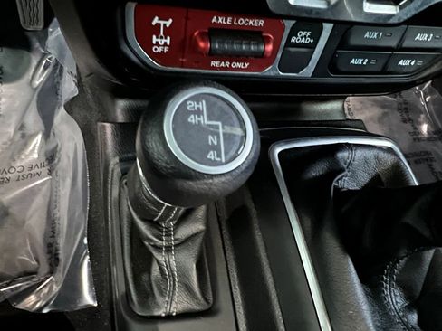 Used 2025 Jeep Wrangler Willys image 20