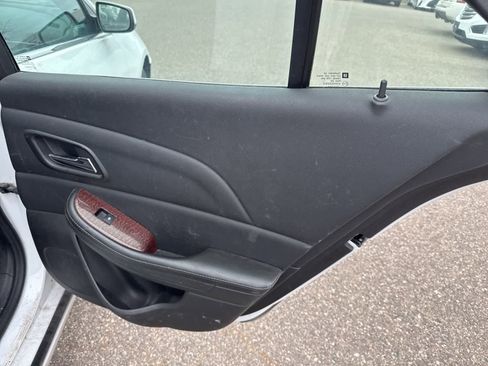 Used 2015 Chevrolet Malibu LT image 23