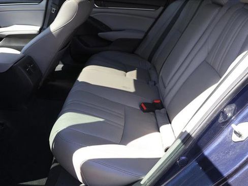 Used 2018 Honda Accord EX image 23