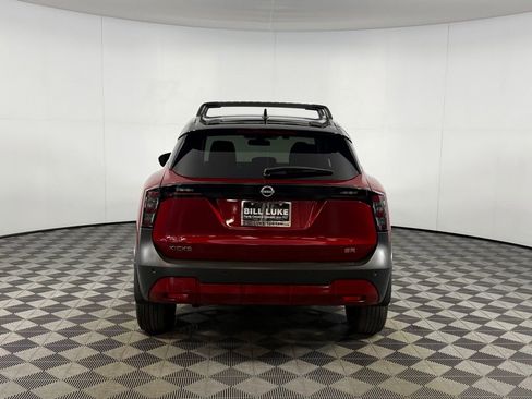 Used 2025 Nissan Kicks SR w/ Illumination Package FWD image 7