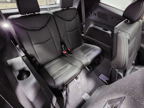 Used 2021 Cadillac XT6 Premium Luxury image 21