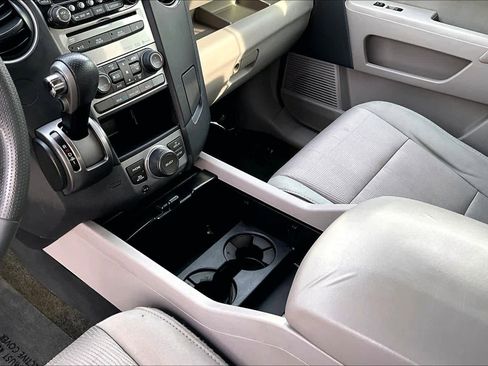 Used 2015 Honda Pilot SE image 16