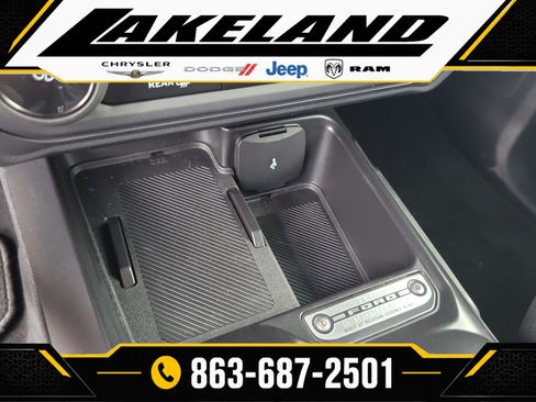 Used 2025 Ford Bronco 4-Door AWD/4WD image 23