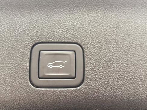 Used 2024 Chevrolet Tahoe High Country AWD/4WD image 42