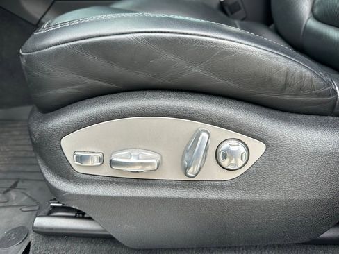 Certified 2020 Porsche Macan S AWD/4WD image 7