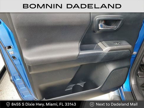 Used 2017 Toyota Tacoma SR image 8