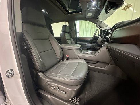 Used 2025 GMC Sierra 3500 Denali w/ Denali Reserve Package image 22