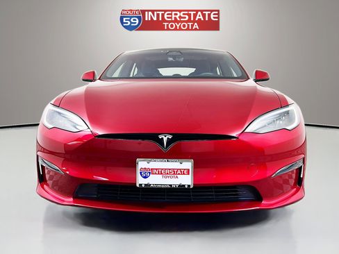 Used 2023 Tesla Model S Plaid image 2