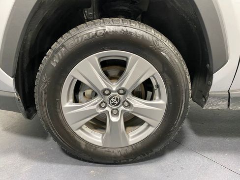 Used 2022 Toyota RAV4 XLE image 15