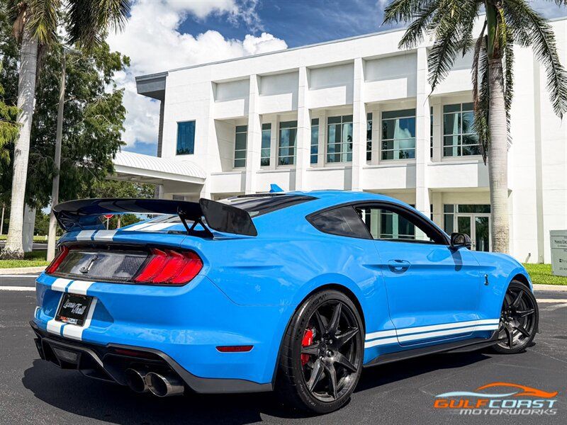 Used 2022 Ford Mustang Shelby GT500 w/ Carbon Fiber Track Pack RWD image 60