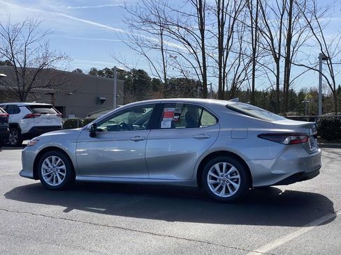 Used 2024 Toyota Camry LE w/ Convenience Package image 8