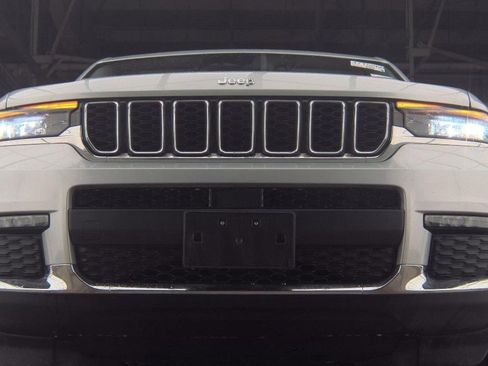 Used 2023 Jeep Grand Cherokee L Limited image 2