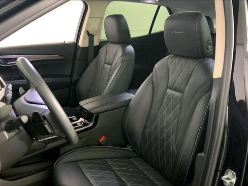 Used 2023 Buick Envision Avenir image 22