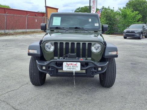 Used 2020 Jeep Wrangler Sport image 3