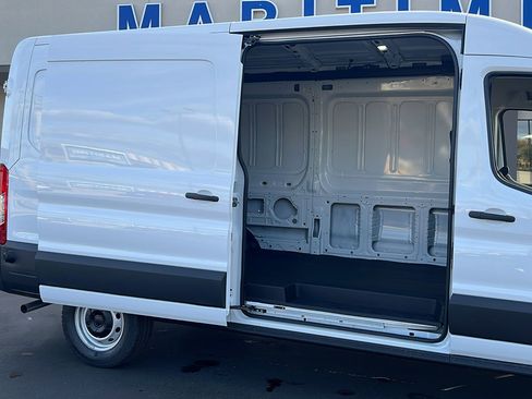 New 2026 Ford Transit 250 148 Medium Roof image 34