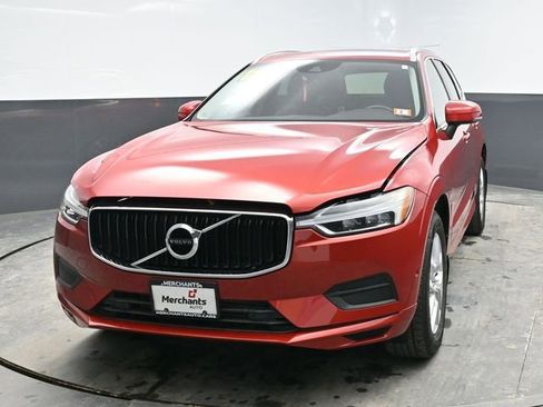 Used 2018 Volvo XC60 T5 Momentum w/ Convenience Package image 2