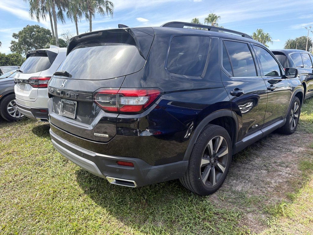 Used 2024 Honda Pilot Touring image 5