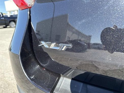 Used 2022 Ford Explorer XLT w/ Equipment Group 202A image 5