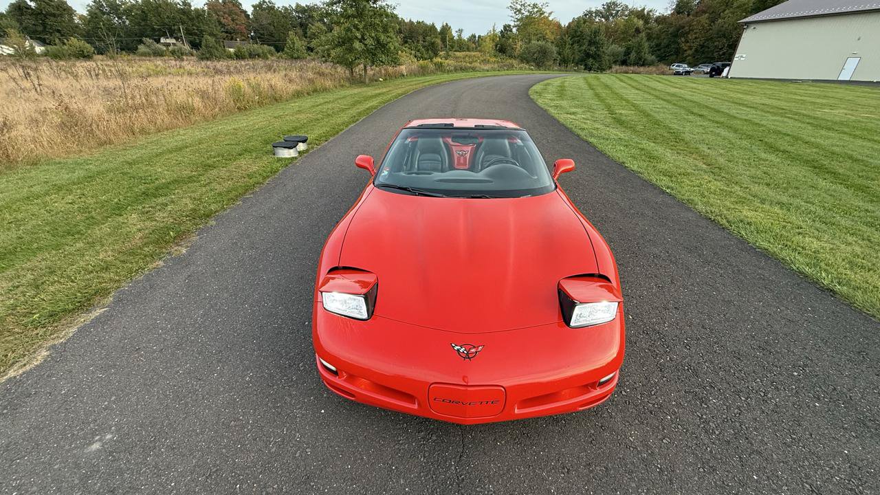 Used 2001 Chevrolet Corvette Convertible w/ Preferred Equipment Group1 RWD image 12