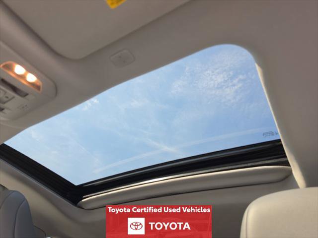 Certified 2021 Toyota Highlander XLE AWD/4WD image 18