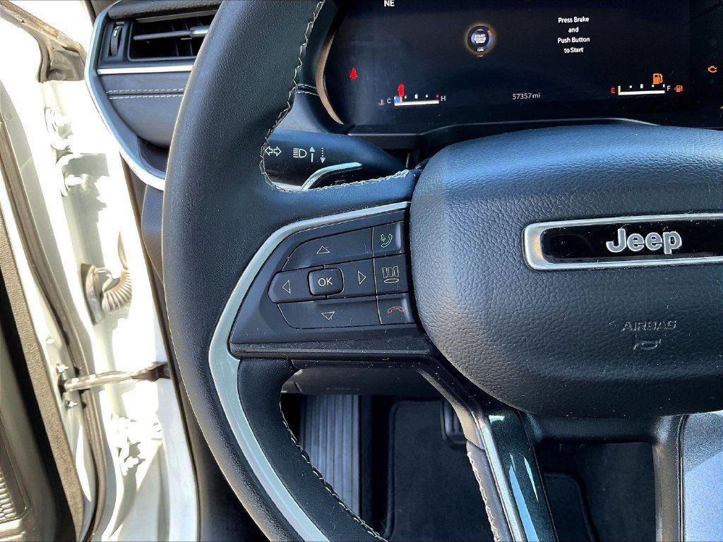 Used 2023 Jeep Grand Cherokee L Laredo AWD/4WD image 13
