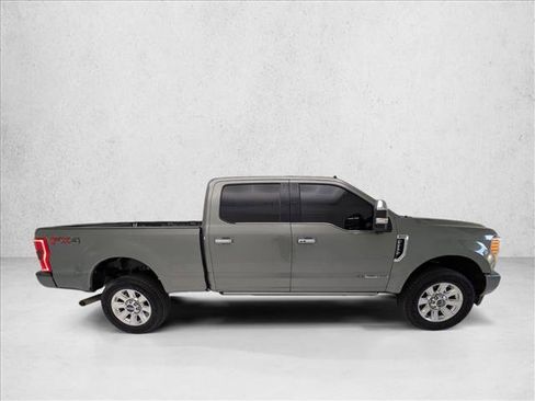 Used 2019 Ford F250 Platinum w/ Platinum Ultimate Package image 4