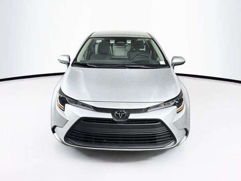 Used 2026 Toyota Corolla LE FWD image 2