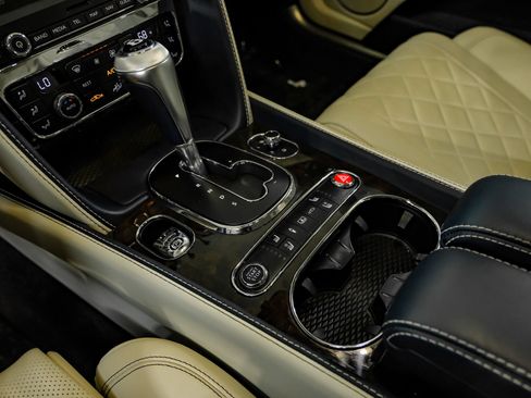 Used 2018 Bentley Flying Spur W12 AWD/4WD image 32