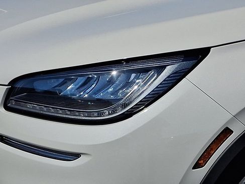 Used 2022 Lincoln Corsair AWD w/ Equipment Group 101A image 9