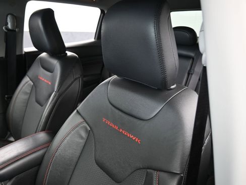 Used 2022 Jeep Compass Trailhawk w/ Trailhawk Convenience Group image 15