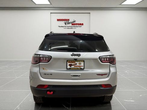 Used 2025 Jeep Compass Trailhawk AWD/4WD image 4