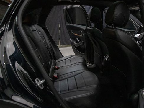 Used 2022 Mercedes-Benz GLC 300 4MATIC image 17