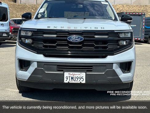 Used 2025 Ford Expedition Active AWD/4WD image 11