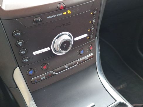 Used 2020 Ford Edge Titanium w/ Equipment Group 301A FWD image 23