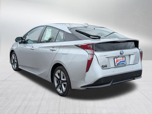 Used 2018 Toyota Prius Four Touring w/ Premium Convenience Package FWD image 5