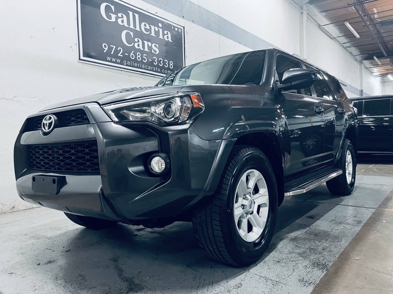 Used 2016 Toyota 4Runner SR5 RWD image 5