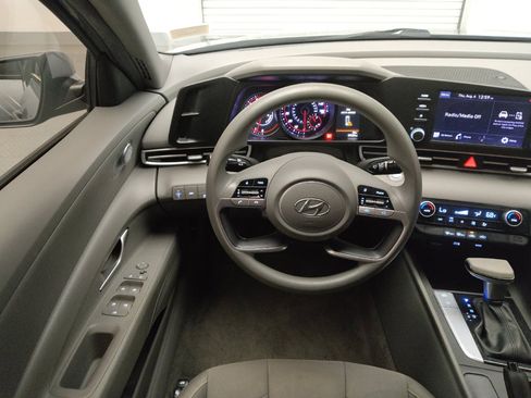 Used 2021 Hyundai Elantra SEL FWD image 22