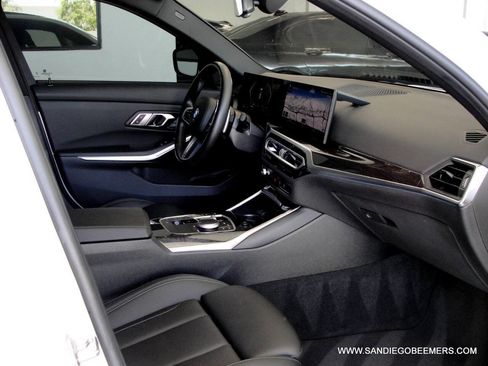 Used 2023 BMW 330i Sedan w/ M Sport Package RWD image 33
