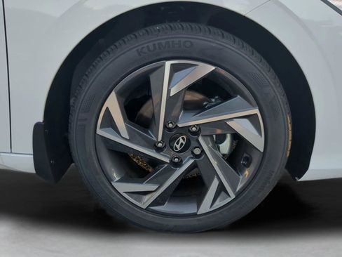 New 2025 Hyundai Elantra SEL FWD image 36