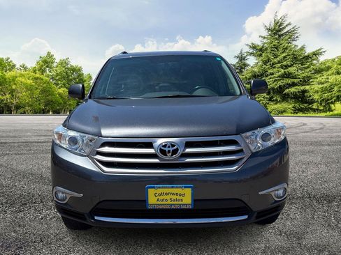 Used 2011 Toyota Highlander Limited w/ Tow Pkg AWD/4WD image 2