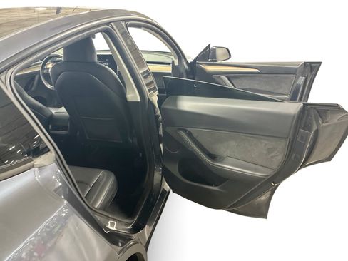 Certified 2023 Tesla Model Y Long Range AWD/4WD image 12