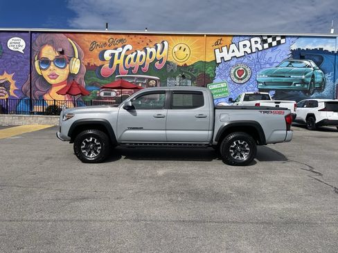 Used 2019 Toyota Tacoma TRD Off-Road AWD/4WD image 2