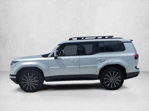 Used 2026 Lexus GX 550 w/ Accessory Package (31) AWD/4WD image 9