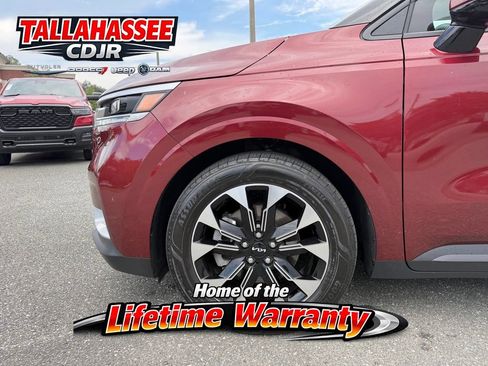 Used 2024 Kia Carnival EX FWD image 10