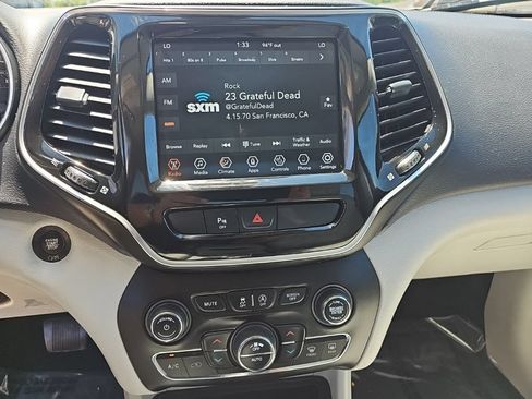 Certified 2020 Jeep Cherokee Limited AWD/4WD image 29