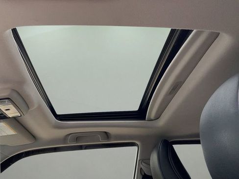 Used 2022 Toyota 4Runner SR5 Premium w/ Moonroof Package AWD/4WD image 18